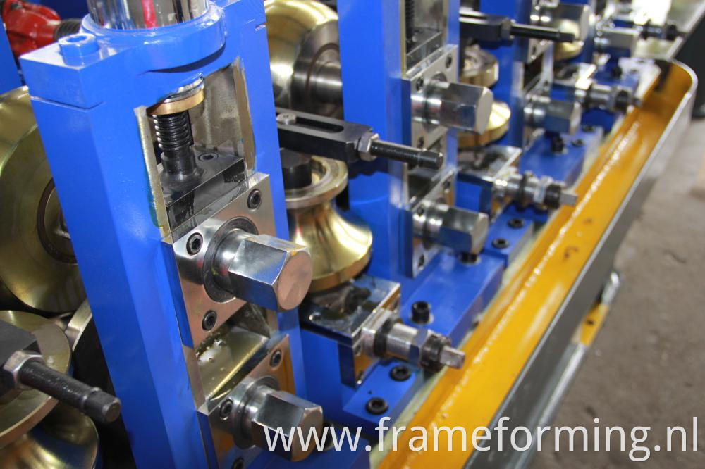 roll forming machine of welding pipes